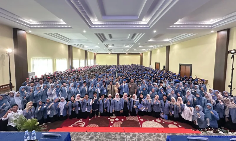 Mahasiswa Baru Akbid Cianjur Ikuti PKKMB, Rektor: Jangan Takut Salah, Tapi Takutlah Karena Belum pernah Mencoba